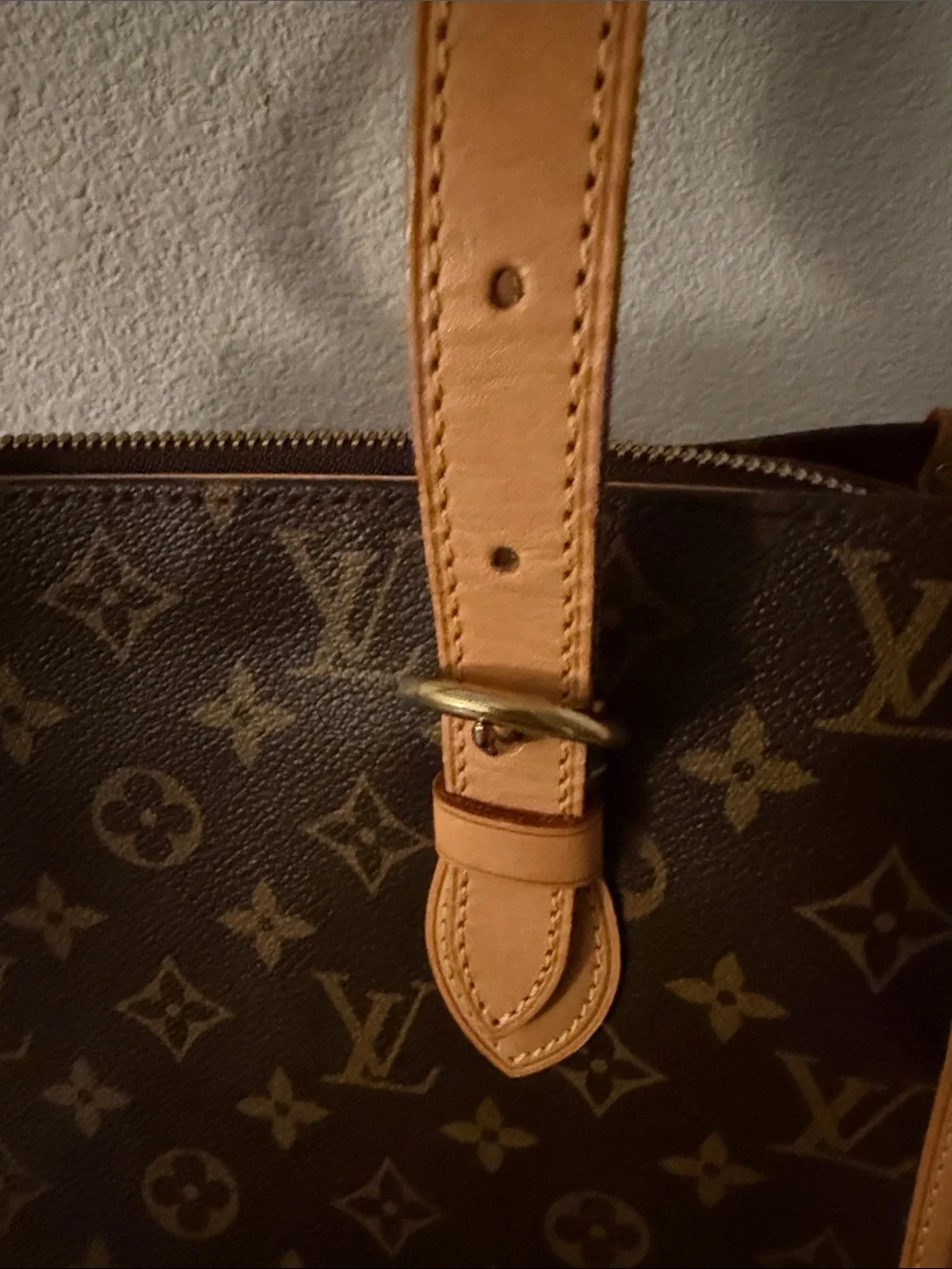 (USED ONCE) Louis Vuitton Monogram Canvas Shoulder Bag with Vachetta Straps - Picture 3 of 9